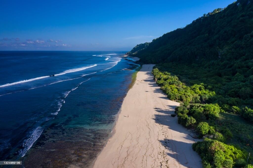 uluwatu beach